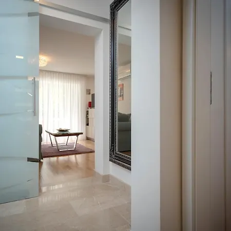 Vindobona 1 Apartment *