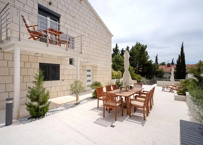 Vindobona 1 Hvar Town