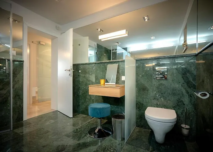 Vindobona 1 Hvar Town