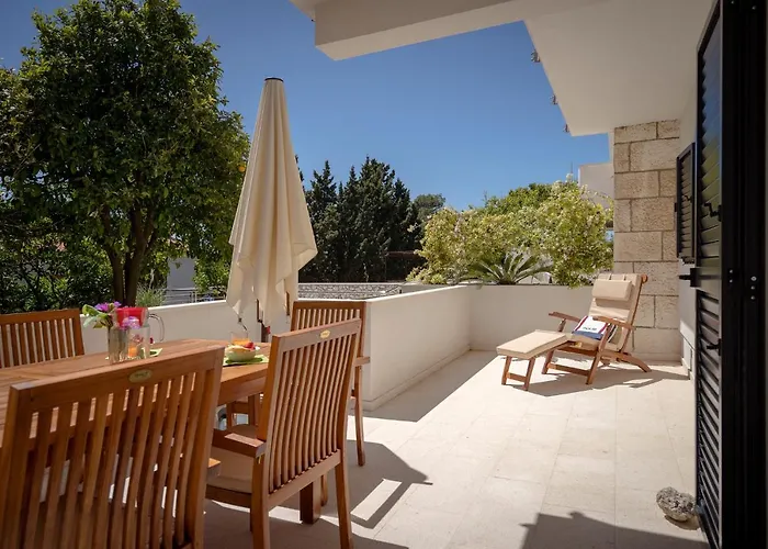 Vindobona 1 * Hvar Town