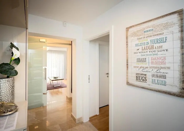 Vindobona 1 Hvar Town