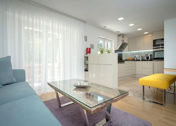 Vindobona 1 Хвар